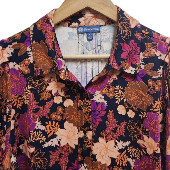 Democracy Top Womens M Purple Dark Floral Viscose Button Up Pleated 3/4 Sleeve - Picture 5 of 13